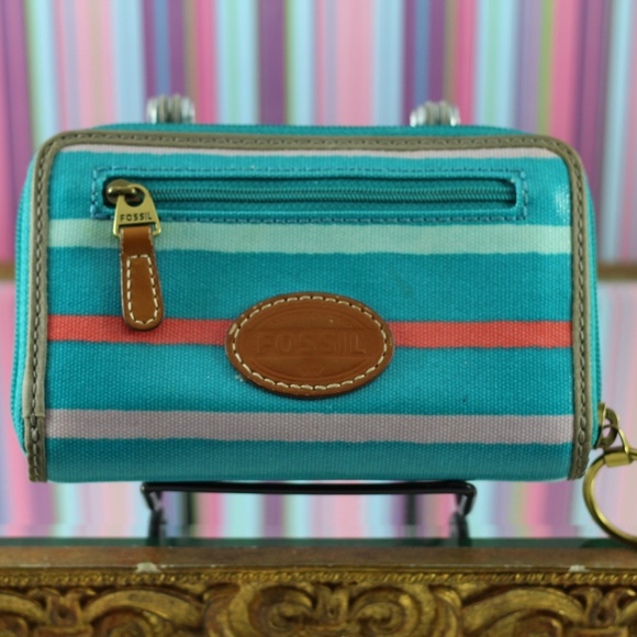 Vintage Fossil Wallet - Picture 1 of 9